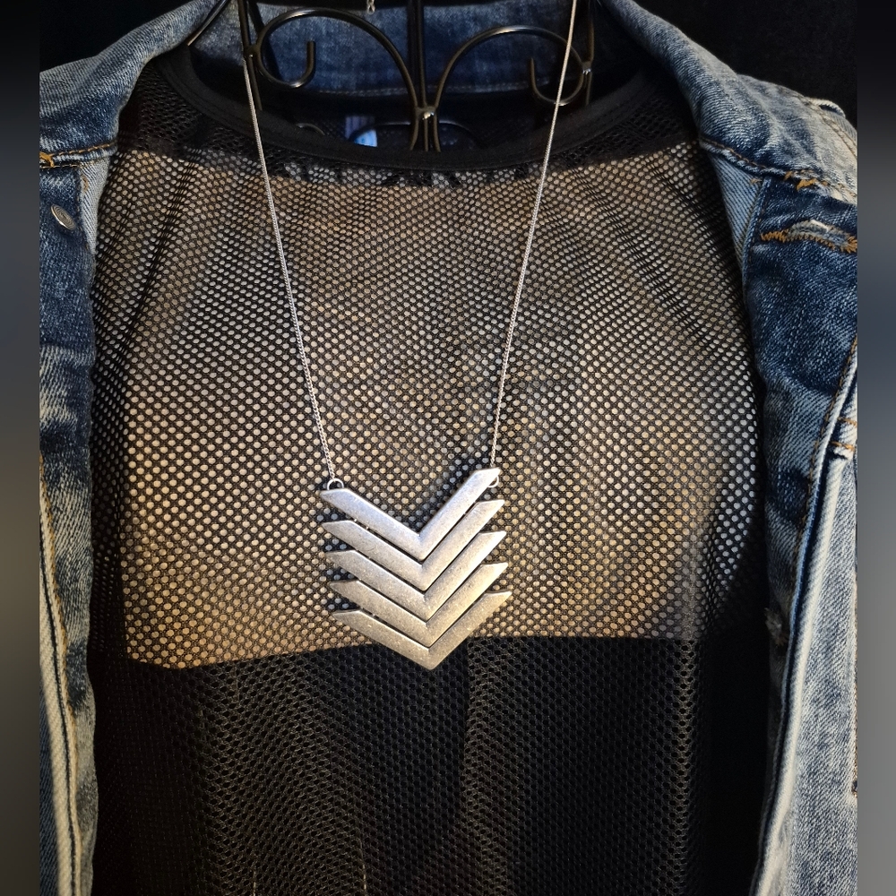 Silver Tone Chevron Necklace